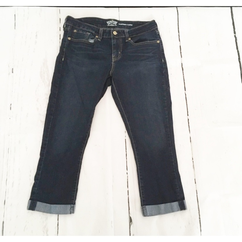 Signature by Levi Strauss & Co Blue Jean Cuffed Capris Size 10